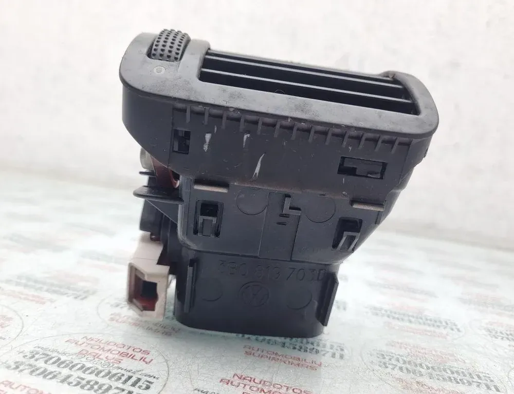 VOLKSWAGEN Passat B5 (1996-2005) Вентиляционные отверстия в приборной панели 3B0819703D 33906569