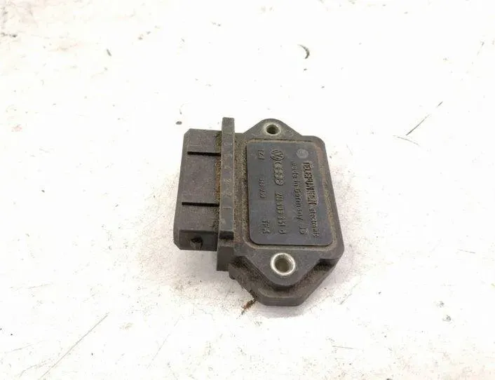 VOLKSWAGEN Golf 3 generation (1991-1998) Engine Control Unit ECU 211905351D 27146914