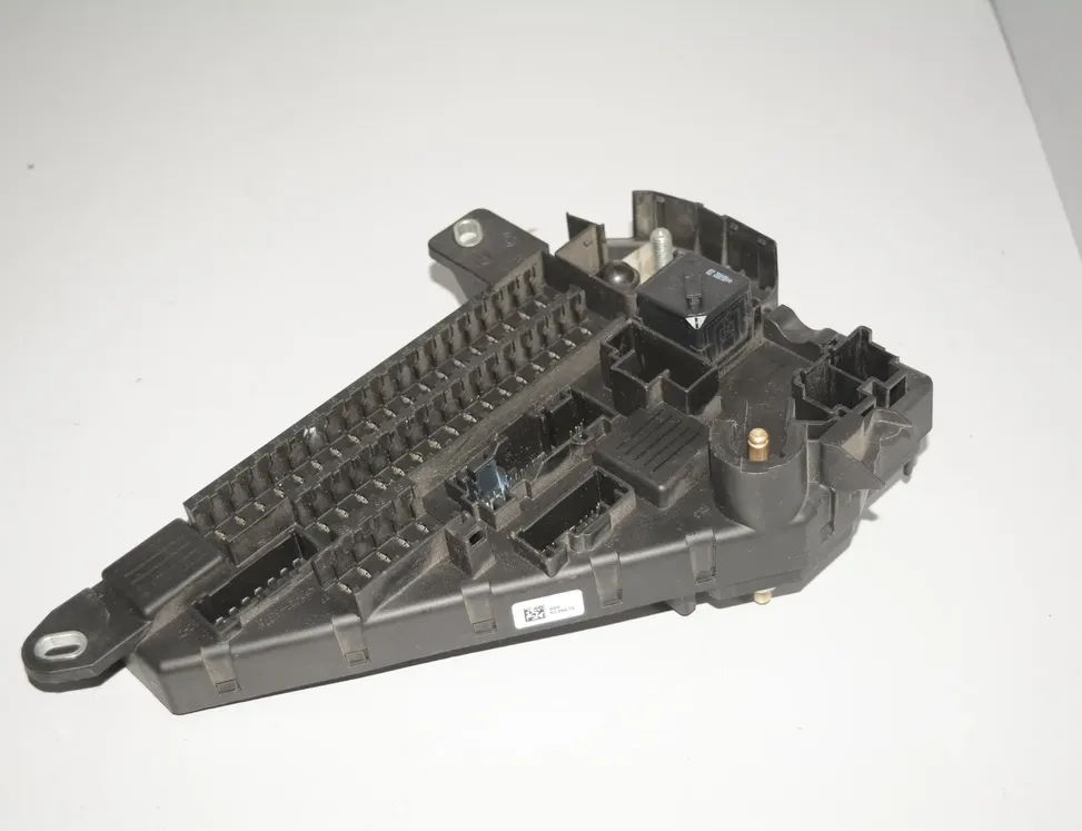BMW 5 Series E60/E61 (2003-2010) Fuse Box 6906618 1842303