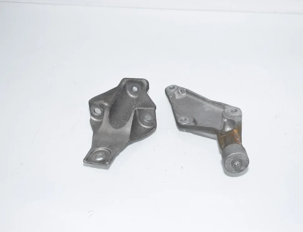 BMW 5 Series F10/F11 (2009-2017) Left Side Engine Bracket 6788561,6788559,22326788561,5B69809,22325B69809,22326788559,6850715,22326850715 34843883