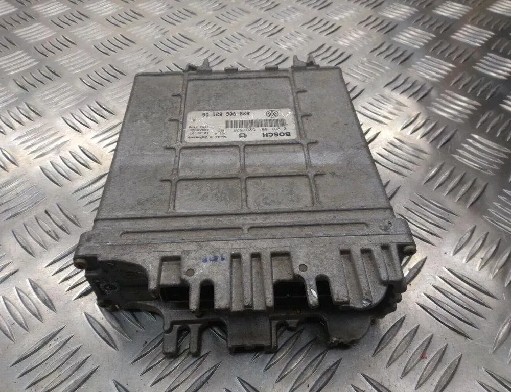 VOLKSWAGEN Golf 4 generation (1997-2006) Engine Control Unit ECU 028906021CG 31425643