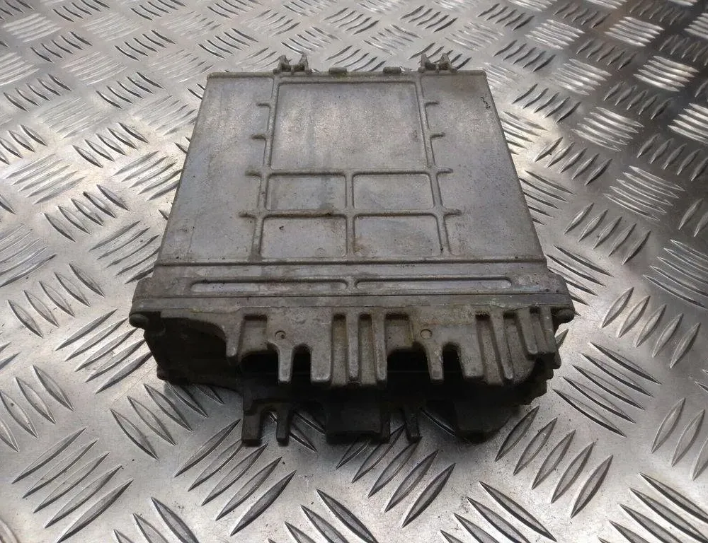 RENAULT Megane 1 generation (1995-2003) Engine Control Unit ECU 0281001809 31427124