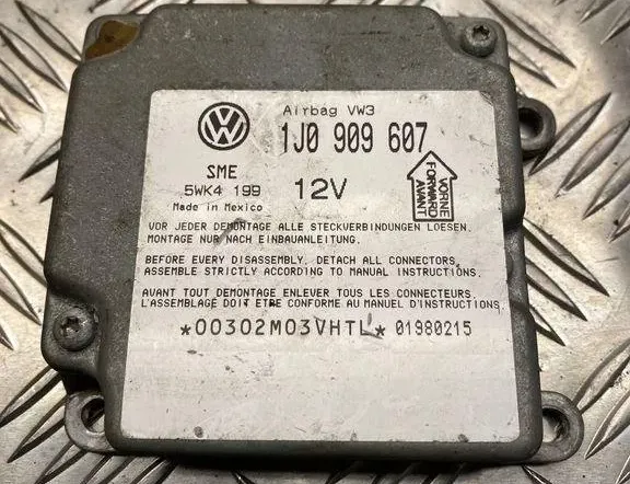 VOLKSWAGEN Passat B5 (1996-2005) SRS Control Unit 1J0909607,5WK4199 31429340