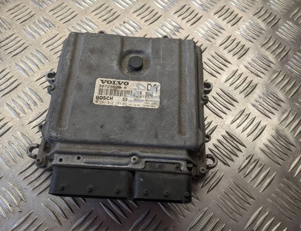 VOLVO S80 2 generation (2006-2020) Engine Control Unit ECU 30729826A,1039S12418 31434740