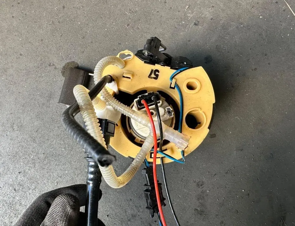 LAND ROVER Discovery Sport 1 generation (2014-2024) In Tank Fuel Pump 8528527 35567221