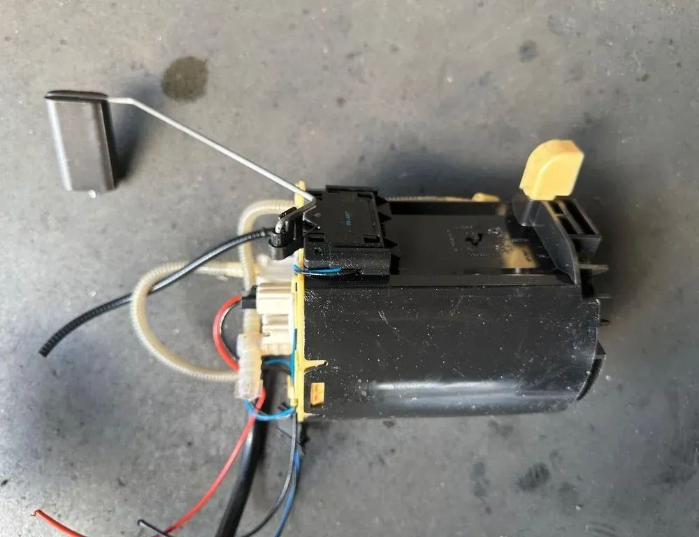 LAND ROVER Discovery Sport 1 generation (2014-2024) In Tank Fuel Pump 8528527 35567221