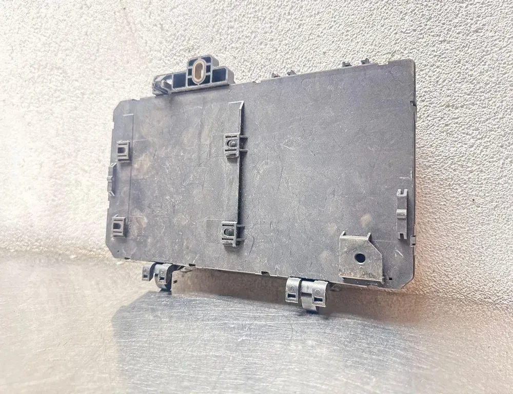 OPEL Astra H (2004-2014) Fuse box 13206762 34545768