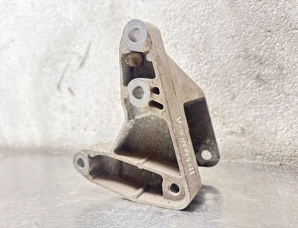 OPEL Insignia A (2008-2016) Rear engine bracket 13228288 34468940