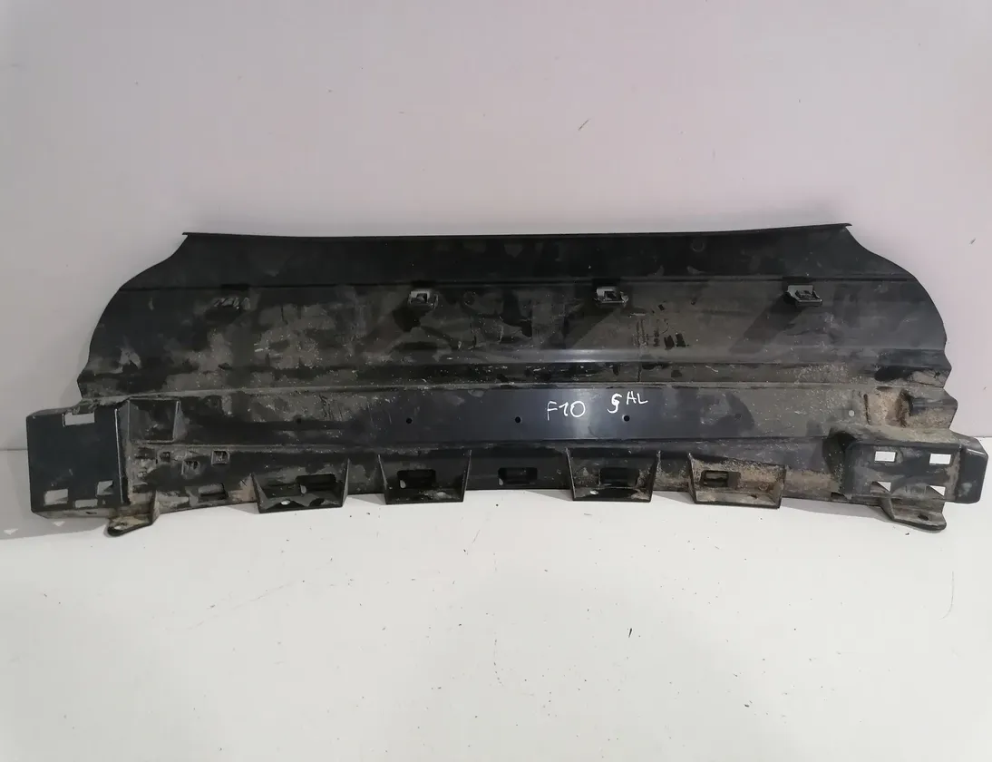 BMW 5 Series F10/F11 (2009-2017) Rear Bumper Middle Bracket Mount 7331599 15265634
