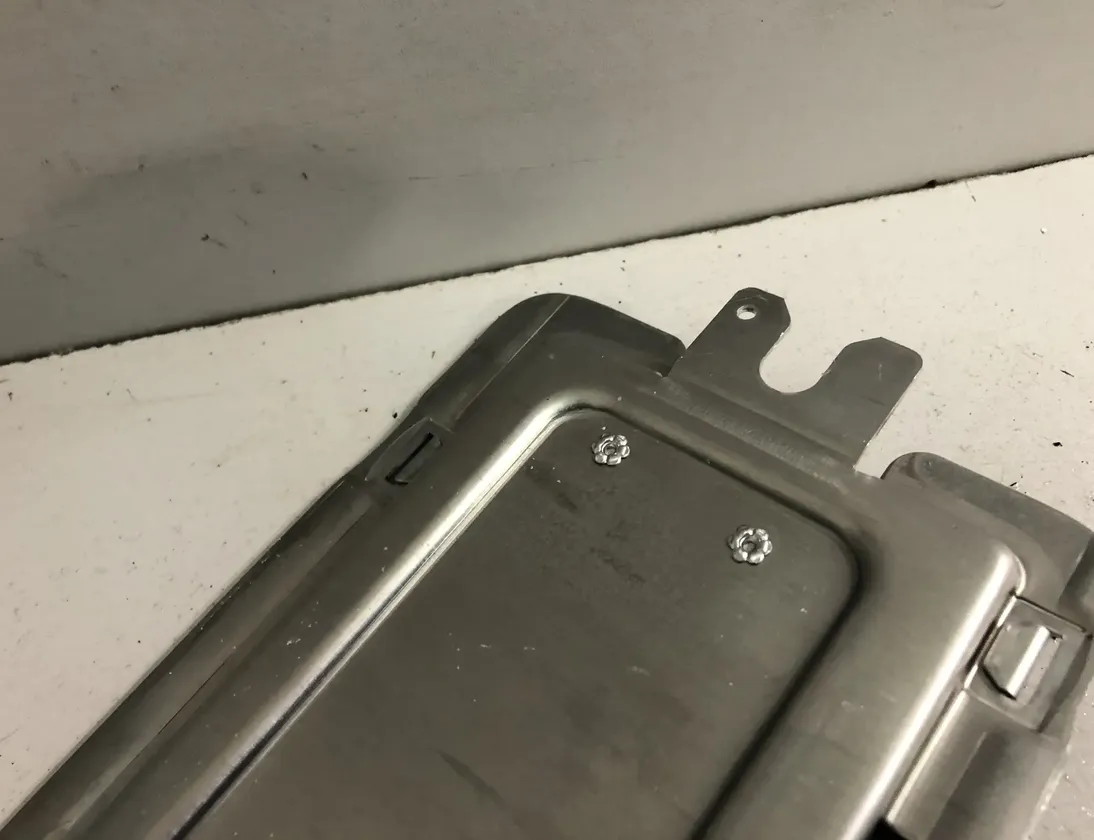 BMW 6 Series F06/F12/F13 (2010-2018) Блок управления подвеской воздуха 6876820,6875390,6874670,6873399,6871063,6868932,6866455,6859724,6858401,6855951,6855281,6852204,6850297,6798102,6859720 17330821