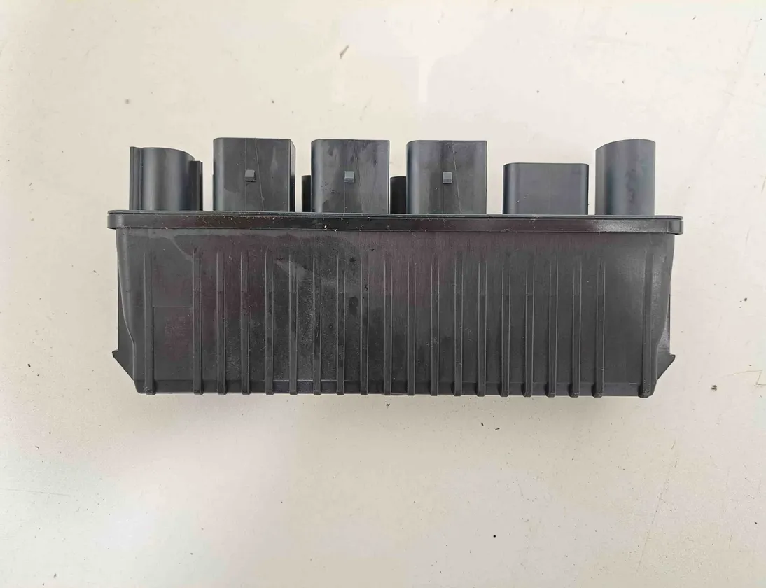 BMW X5 G05/G18 (2018-2024) Power Distribution Box 9847085 32548361