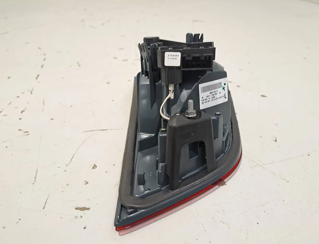 BMW 3 Series Gran Turismo F34 (2013-2017) Left Side Tailgate Taillight 7286033 33789614