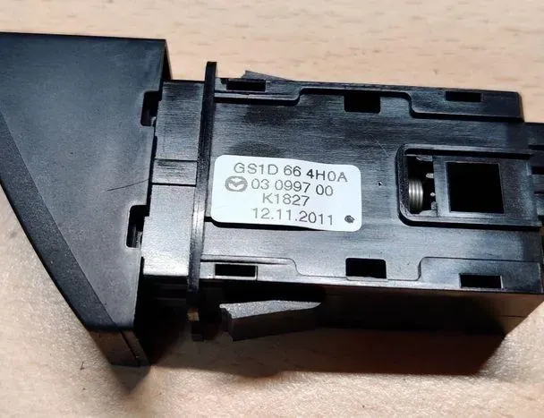 KIA Sorento 1 generation (2002-2011) Hazard button GS1D664H0A 34670303