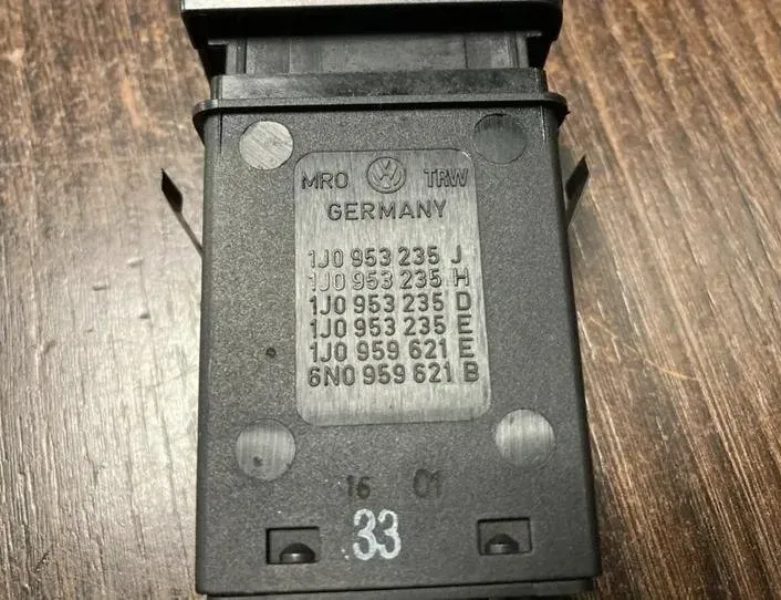 VOLKSWAGEN Golf 4 generation (1997-2006) Center console air vents 1J0953235J,1J0819728C 27335300