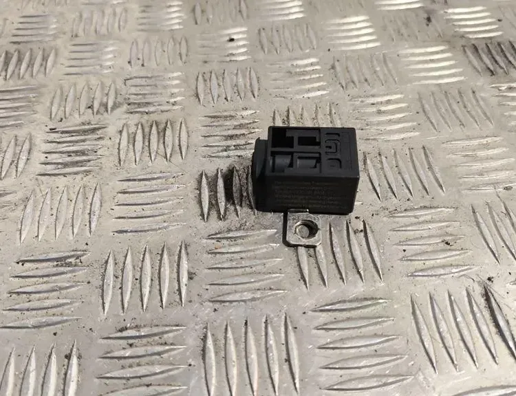 AUDI A6 C6/4F (2004-2011) Safety Battery Terminal (SBK) 4F0915519 34913311