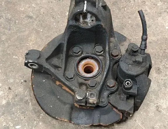 VOLVO V40 Cross Country 1 generation (2012-2020) Front Left Wheel Hub 34043427