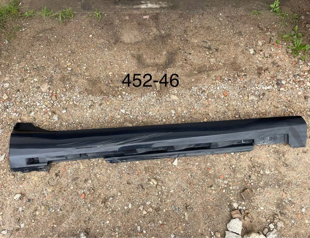 VOLVO V40 Cross Country 1 generation (2012-2020) Right Side Plastic Sideskirt Cover 31395043 34041052