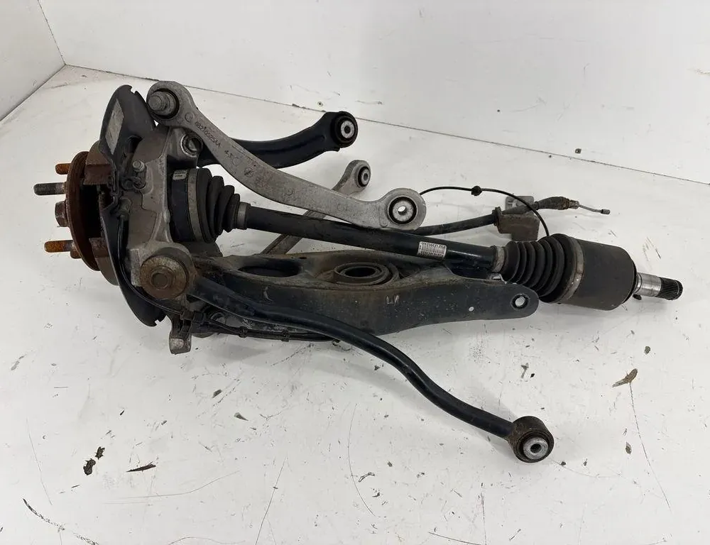 DODGE Charger LD (2010-2024) Rear Left Wheel Hub 68210633AA 34985227