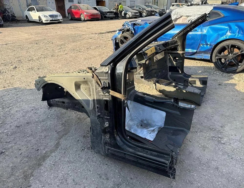 DODGE Charger LD (2010-2024) Front left quarter 68504489AA 34933314