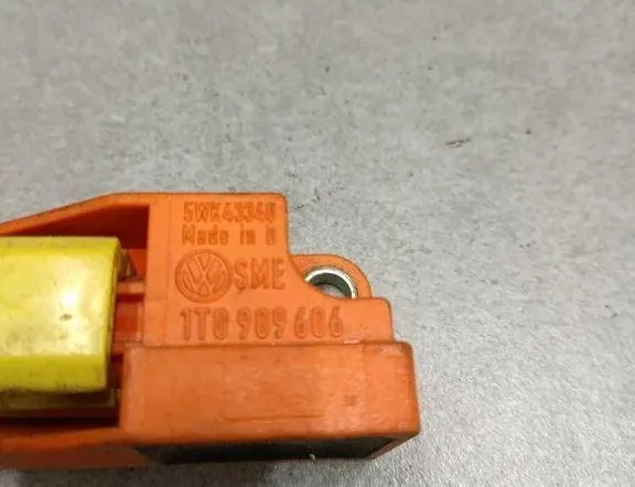 VOLKSWAGEN Touran 1 generation (2003-2015) Crash Impact Sensor 5WK43340,1T0909606 35851409