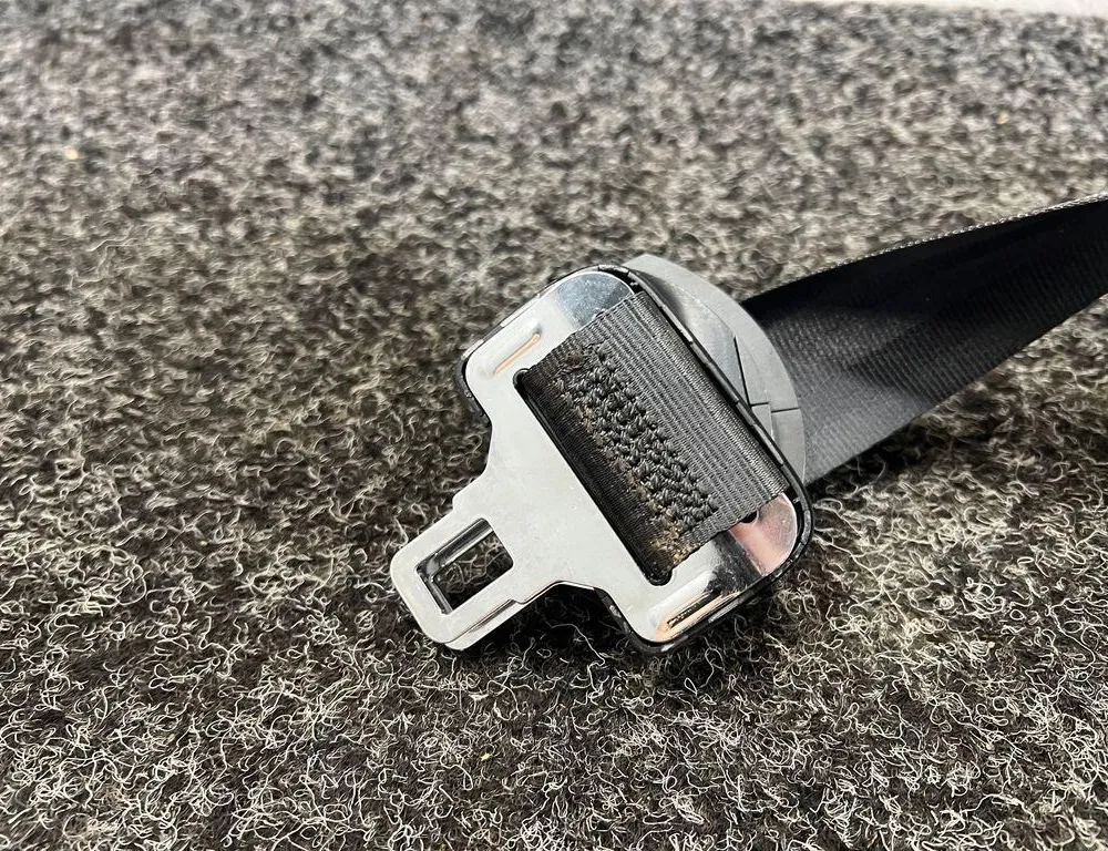 VOLKSWAGEN Touran 3 generation (2015-2023) Rear Middle Seatbelt 5TA857811 34050758