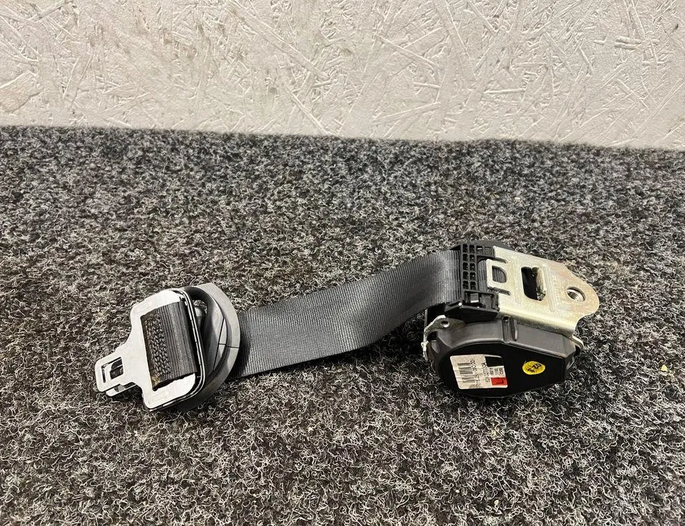 VOLKSWAGEN Touran 3 generation (2015-2023) Rear Middle Seatbelt 5TA857811 34050758