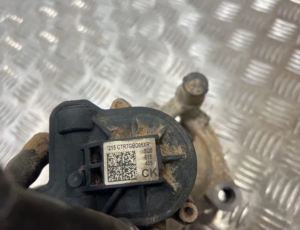 VOLKSWAGEN Touran 3 generation (2015-2023) Rear Right Brake Caliper 5Q0615405CK 34052268