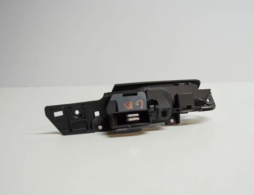 BMW X5 E70 (2006-2013) Кронштейн ручки задней правой двери 7137298 10043855