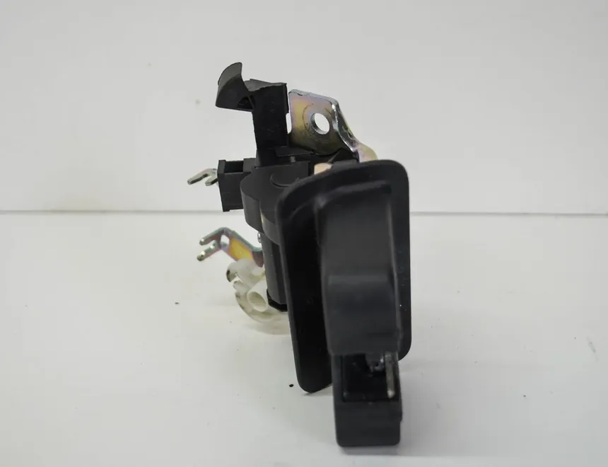 AUDI A4 B9/8W (2015-2024) Tailgate Boot Lock 8W0827503 12156035