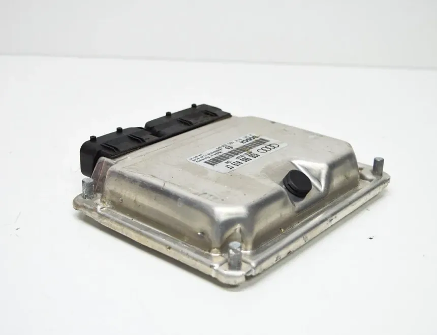 AUDI A6 C5/4B (1997-2004) Engine Control Unit ECU 038906019CF 2555692