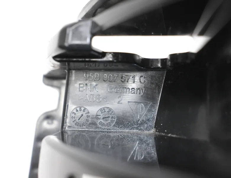 PORSCHE Macan 1 generation (2013-2023) Левый держатель заднего бампера 95B807571C 34354539