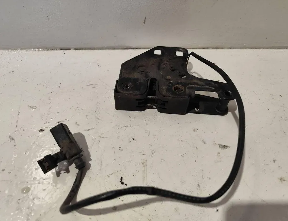 AUDI A6 C6/4F (2004-2011) Замок капота 4f0823509a 35890508