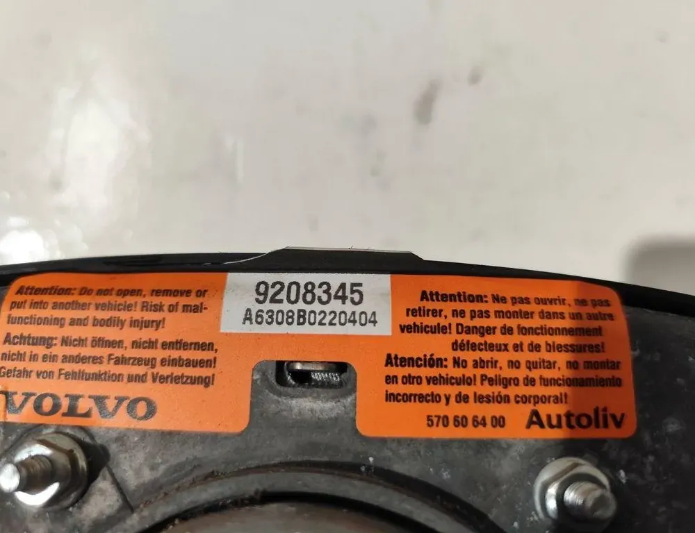 VOLVO V70 2 generation (2000-2008) Подушка безопасности руля 570606400,A6308B0220404,9208345 35895053