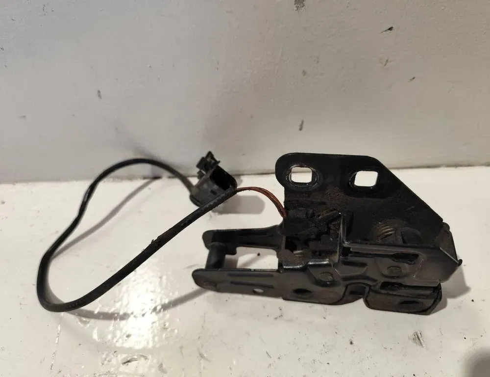 AUDI A6 C6/4F (2004-2011) Замок капота 4f0823509a 35890508