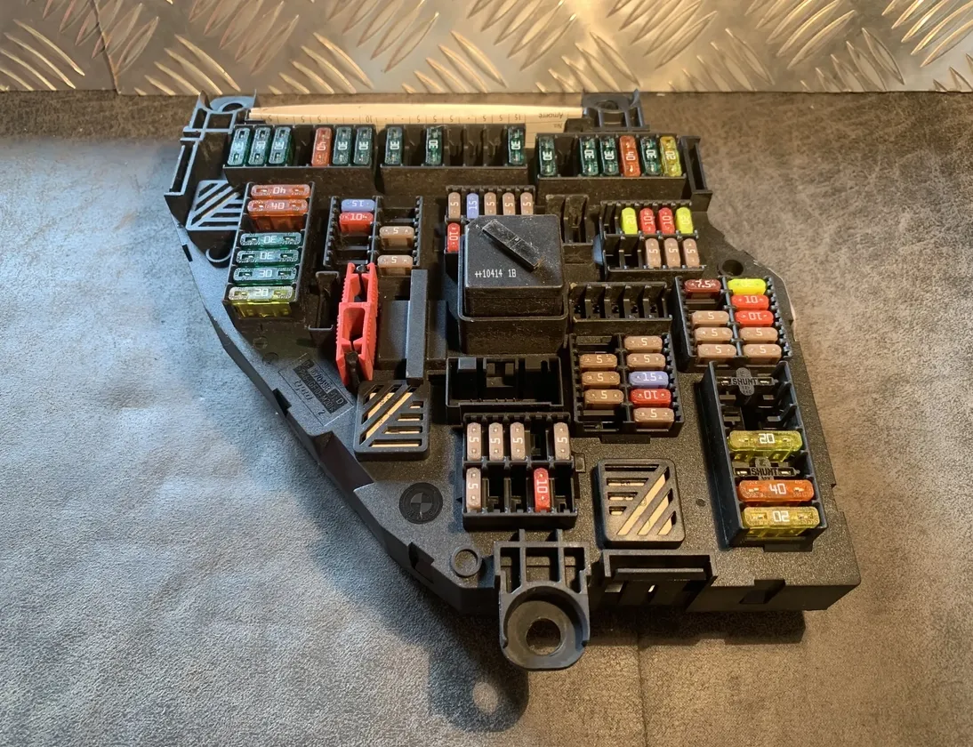 BMW 5 Series F10/F11 (2009-2017) Fuse box 923442401 13535077