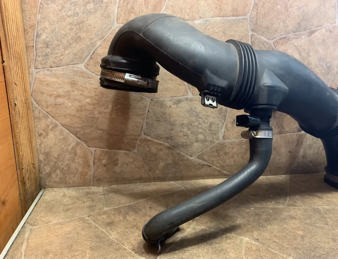 MERCEDES-BENZ C-Class W205/S205/C205 (2014-2023) Воздухозаборная труба A6260900137 34831910