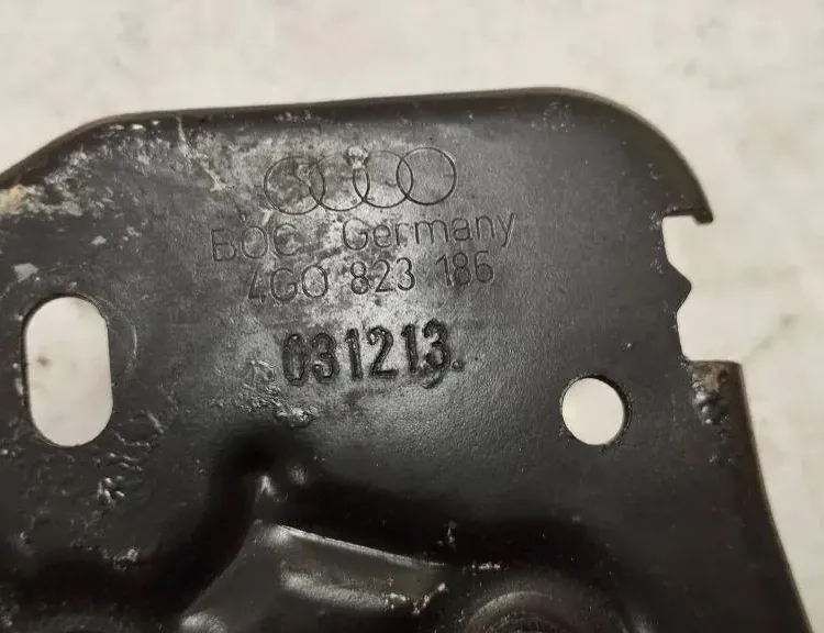 AUDI Q3 8U (2011-2020) Bonnet Safety Latch 4g0823186 35942651