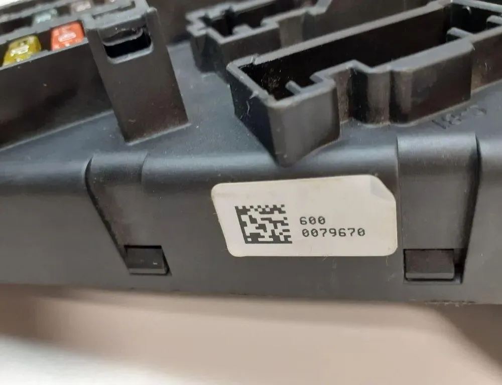 BMW 5 Series E60/E61 (2003-2010) Fuse box 6906618 31911996