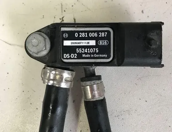IVECO Daily 6 generation (2014-2019) DPF Pressure Sensor 185962M00,55241075,1859062M00,9318555,5801600484,1859062M00000,0281006287,5520030,51908411,95516902,1859079J80,93185556,5801356473,200506T1112E,55200301 34766009