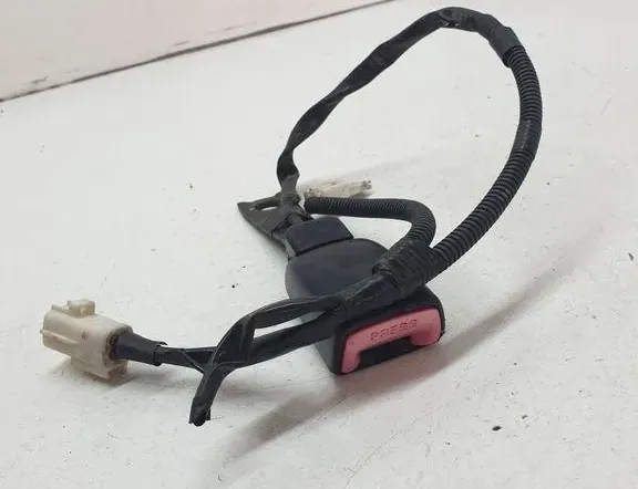 LEXUS IS XE20 (2005-2013) Front Right Seat Buckle E034501 36328986