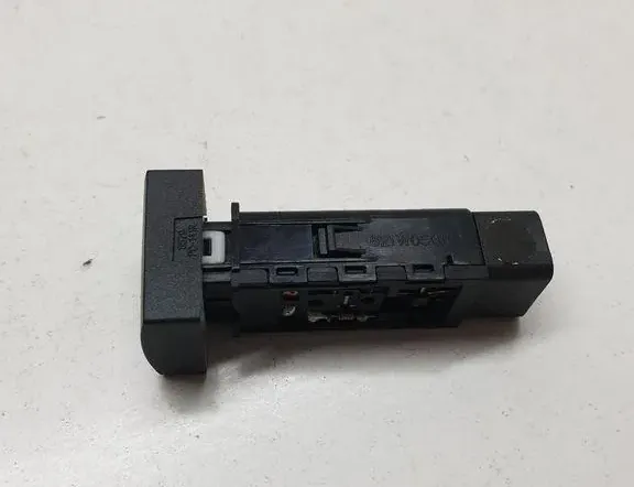 KIA Sorento 1 generation (2002-2011) Кнопка обогрева лобового стекла 621W05010 36295892