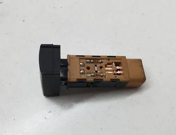 KIA Sorento 1 generation (2002-2011) Windscreen heating switch 621W05010 36328869