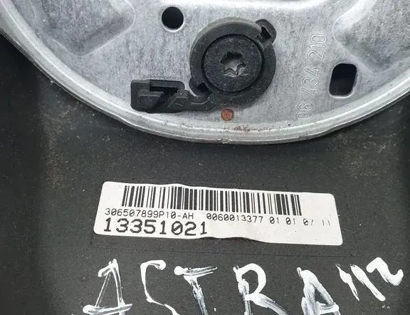 OPEL Astra J (2009-2020) Руль 13351021 36305729