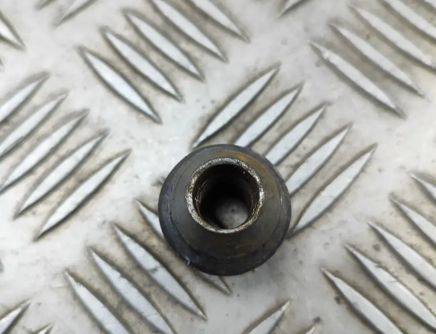 VOLVO V40 Cross Country 1 generation (2012-2020) Wheel Screws Kit 31400259 33063925