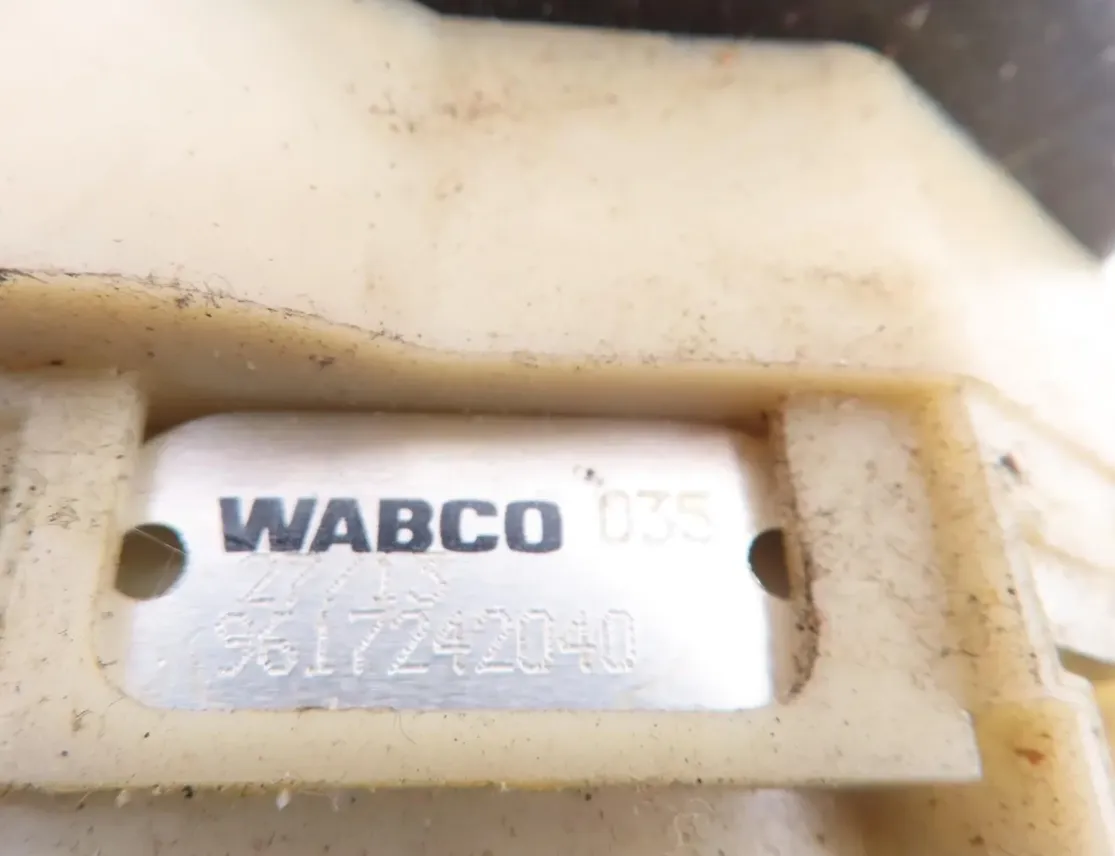 VOLVO TGS (2007-present) Кран ручного тормоза 20367533 30681613