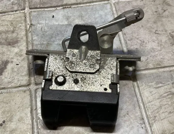OPEL Corsa C (2000-2006) Tailgate Boot Lock 90534769 18217350