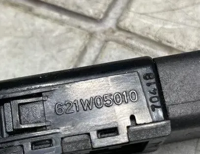 KIA Sportage 2 generation (2004-2010) ESP switch 621W05010 18234483