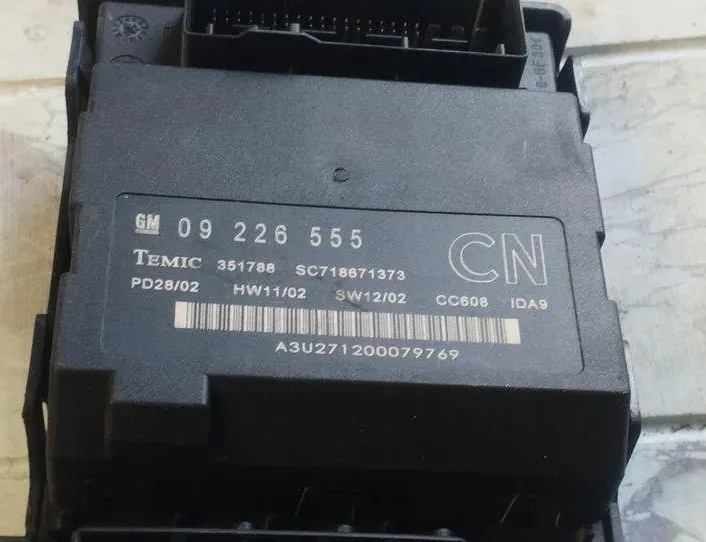 OPEL Vectra C (2002-2005) Comfort Control Unit 24443147,518777016,09226555 18236350