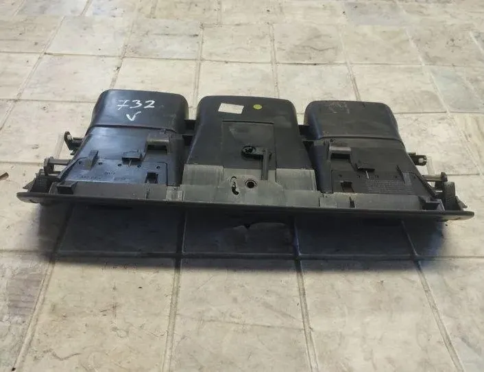 PEUGEOT 807 1 generation (2002-2012) Center console air vents 1846594,1491965077,1484107077 18239297