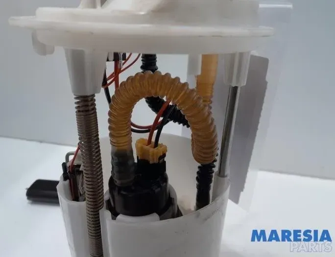 RENAULT Trafic 3 generation (2014-2023) Fuel Pump 27759523